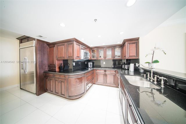 1717 N Bayshore Dr A-3646, Miami, FL 33132