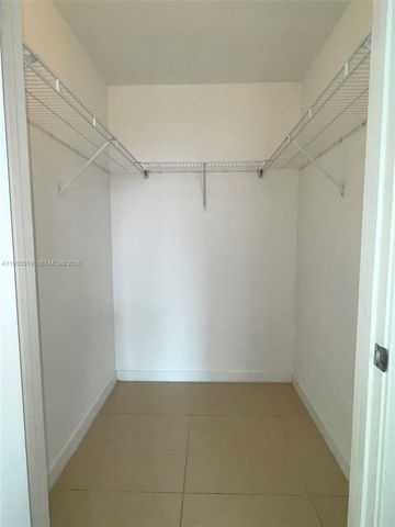 79 SW 12th St 1210, Miami, FL 33130