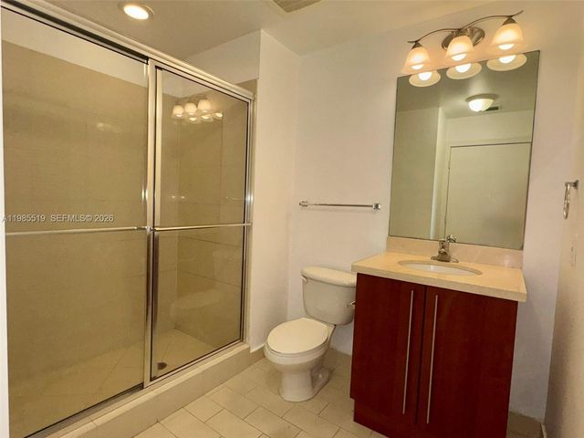 79 SW 12th St 1210, Miami, FL 33130