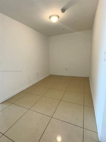 79 SW 12th St 1210, Miami, FL 33130