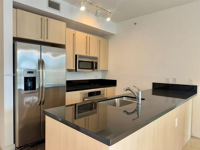 79 SW 12th St 1210, Miami, FL 33130