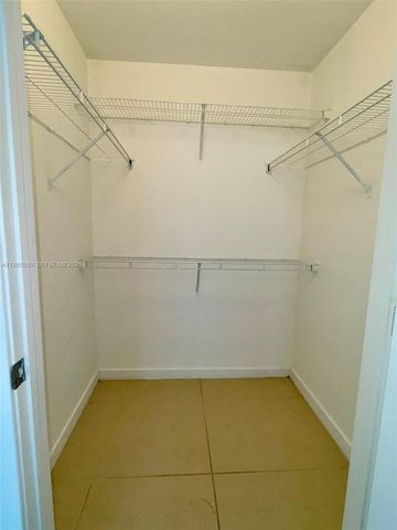 79 SW 12th St 1210, Miami, FL 33130