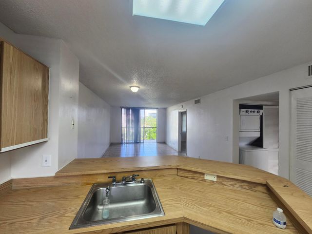 8750 N Sherman Circle N 406, Miramar, FL 33025