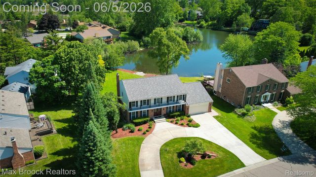 5415 White Hall Circle Circle, West Bloomfield Charter Township, MI 48323