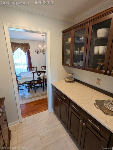 5415 White Hall Circle Circle, West Bloomfield Charter Township, MI 48323