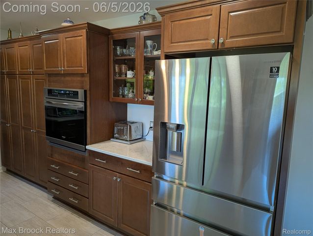 5415 White Hall Circle Circle, West Bloomfield Charter Township, MI 48323