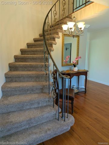 5415 White Hall Circle Circle, West Bloomfield Charter Township, MI 48323