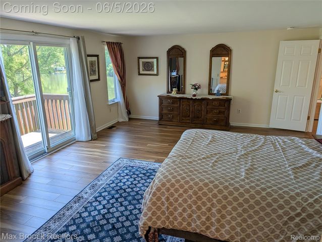 5415 White Hall Circle Circle, West Bloomfield Charter Township, MI 48323