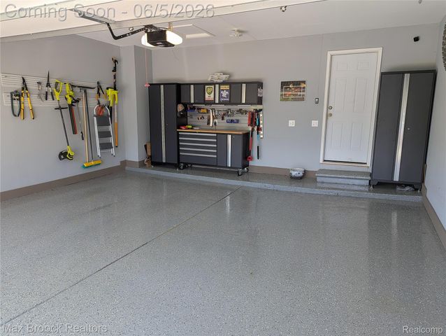 5415 White Hall Circle Circle, West Bloomfield Charter Township, MI 48323