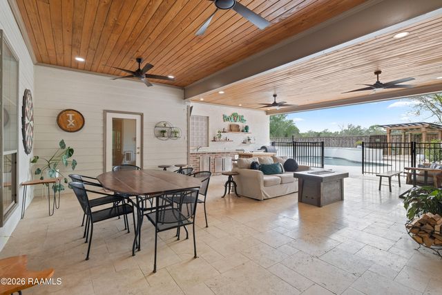 606 Farmington Drive, Lafayette, LA 70503