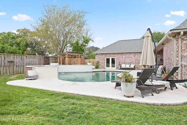 606 Farmington Drive, Lafayette, LA 70503