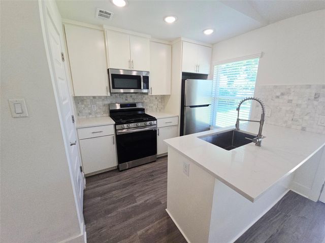 6103 Calmar CV, Austin, TX 78721