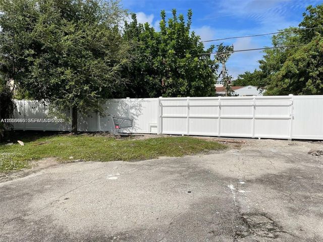 2015 Washington St, Hollywood, FL 33020