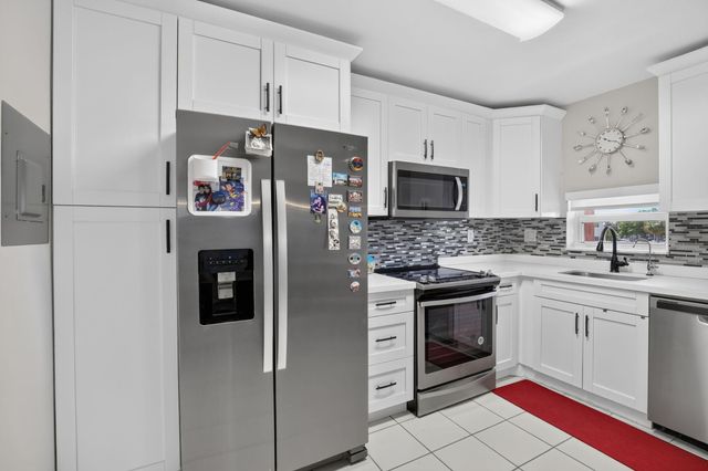 9923 S Hollybrook Lake Drive 305, Pembroke Pines, FL 33025