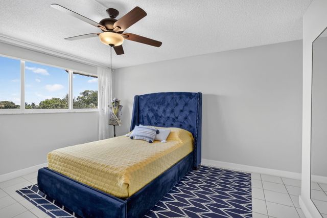 9923 S Hollybrook Lake Drive 305, Pembroke Pines, FL 33025