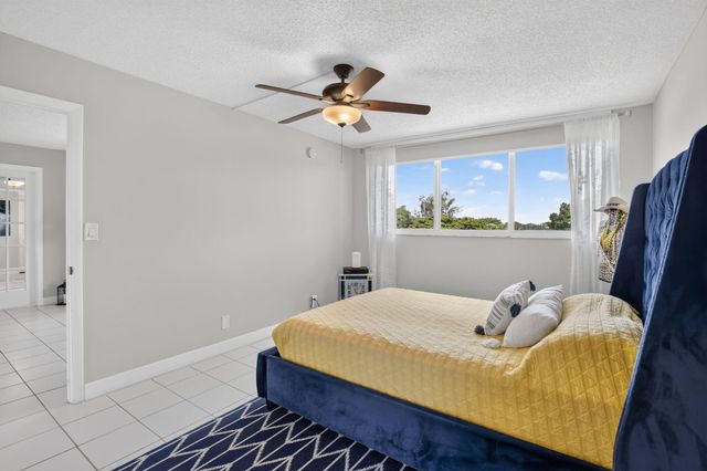 9923 S Hollybrook Lake Drive 305, Pembroke Pines, FL 33025