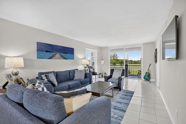 9923 S Hollybrook Lake Drive 305, Pembroke Pines, FL 33025
