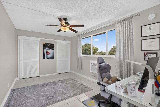 9923 S Hollybrook Lake Drive 305, Pembroke Pines, FL 33025