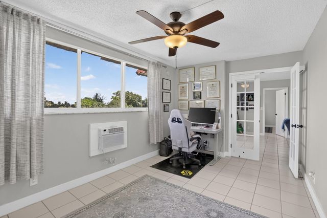9923 S Hollybrook Lake Drive 305, Pembroke Pines, FL 33025