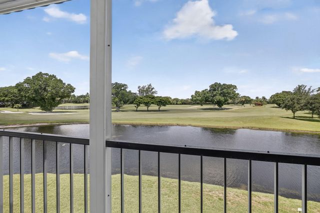 9923 S Hollybrook Lake Drive 305, Pembroke Pines, FL 33025