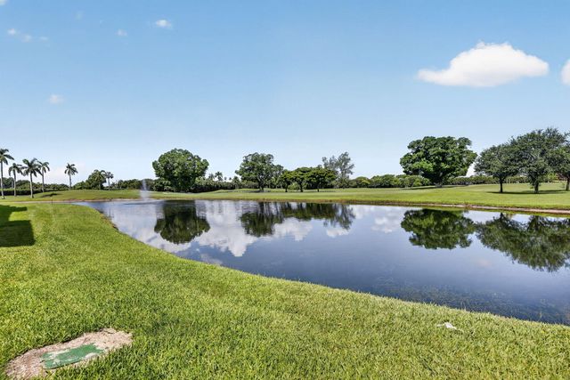 9923 S Hollybrook Lake Drive 305, Pembroke Pines, FL 33025