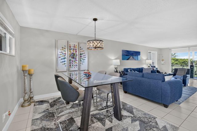 9923 S Hollybrook Lake Drive 305, Pembroke Pines, FL 33025