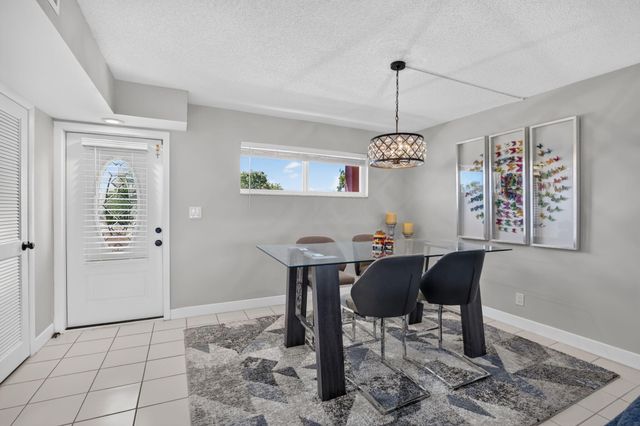 9923 S Hollybrook Lake Drive 305, Pembroke Pines, FL 33025