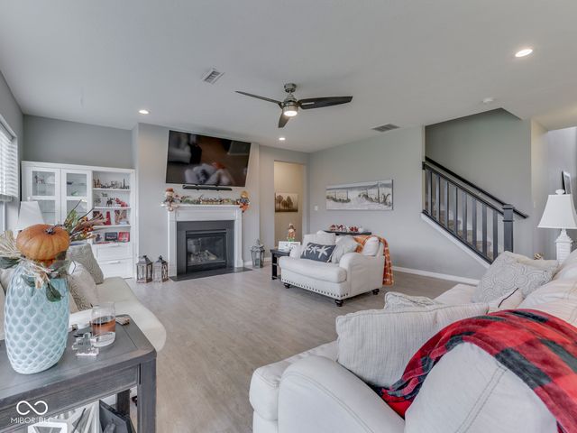 4380 Fox Hunt Drive, Bargersville, IN 46106