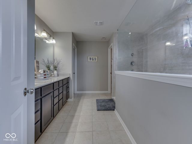 4380 Fox Hunt Drive, Bargersville, IN 46106