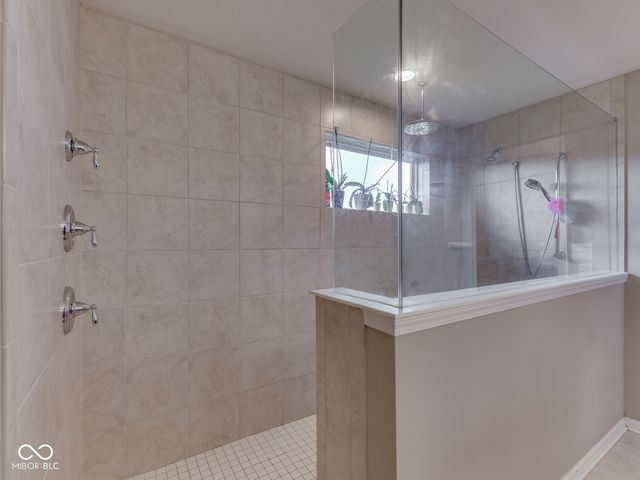 4380 Fox Hunt Drive, Bargersville, IN 46106