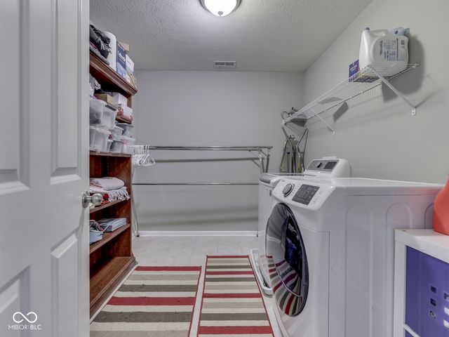 4380 Fox Hunt Drive, Bargersville, IN 46106