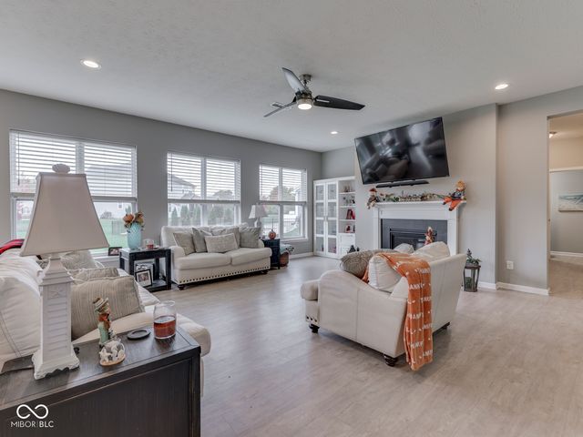 4380 Fox Hunt Drive, Bargersville, IN 46106