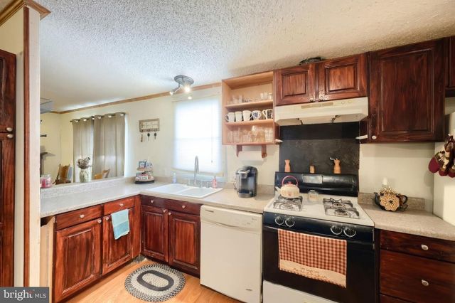 145 CHESAPEAKE EST, Thomasville, PA 17364