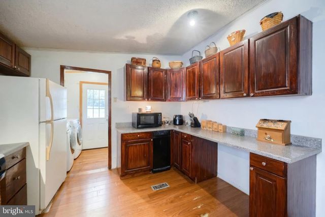 145 CHESAPEAKE EST, Thomasville, PA 17364