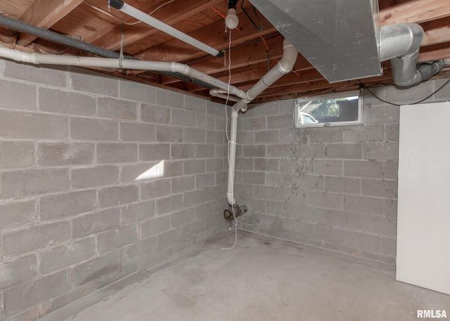 2802 Archer Dr Drive, East Moline, IL 61244