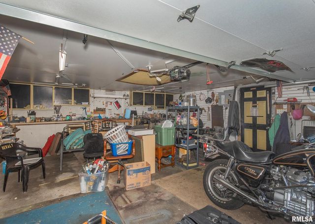 2802 Archer Dr Drive, East Moline, IL 61244