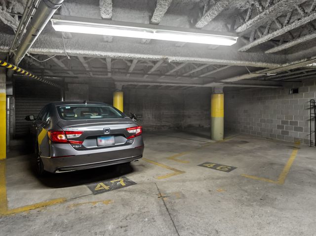 1645 W School Street 409, Chicago, IL 60657