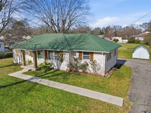 812 Bel Aire Dr, Tullahoma, TN 37388
