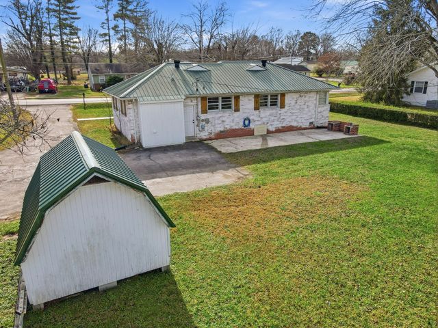 812 Bel Aire Dr, Tullahoma, TN 37388