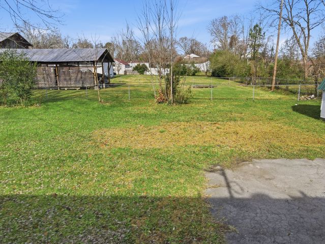 812 Bel Aire Dr, Tullahoma, TN 37388