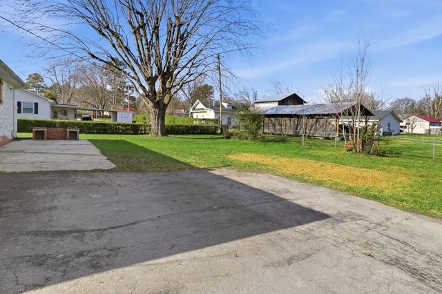 812 Bel Aire Dr, Tullahoma, TN 37388