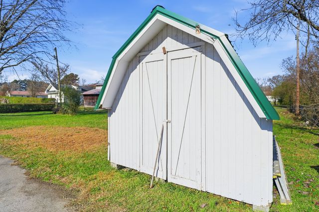 812 Bel Aire Dr, Tullahoma, TN 37388
