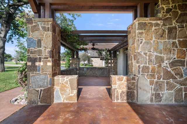 7301 Heritage Oaks Drive, Mansfield, TX 76063