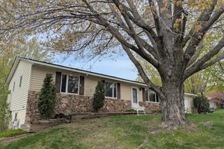 19055 Jordan Trail, Lakeville, MN 55044