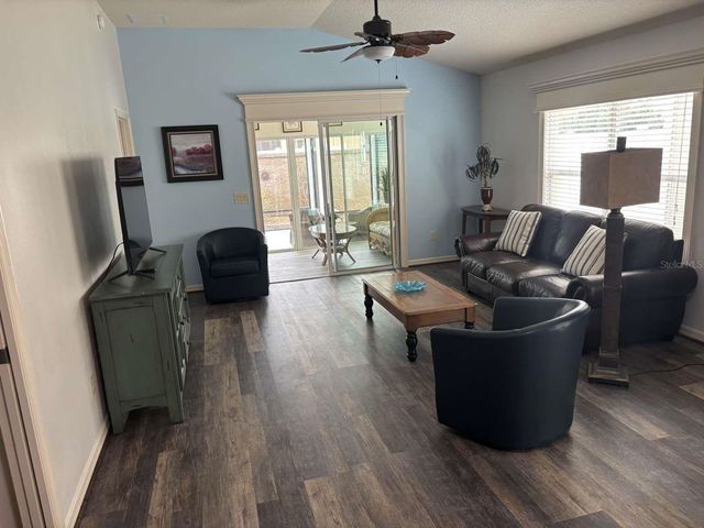 1067 CARVER COURT, The Villages, FL 32163