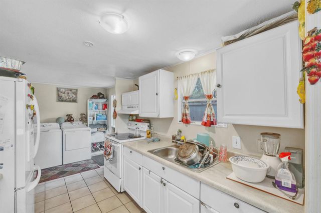 32 Lisa Lane, Greenacres, FL 33463