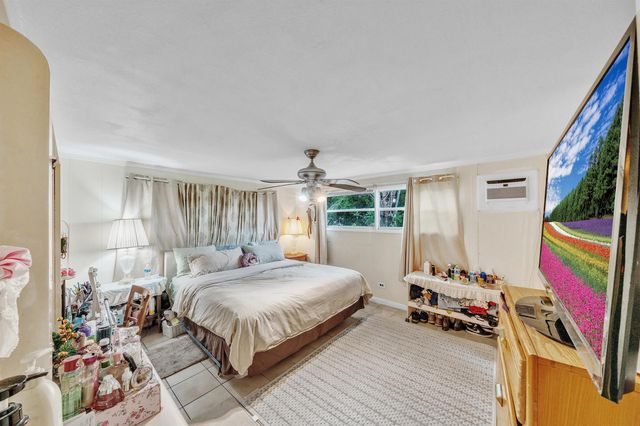 32 Lisa Lane, Greenacres, FL 33463