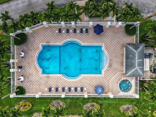 32 Lisa Lane, Greenacres, FL 33463