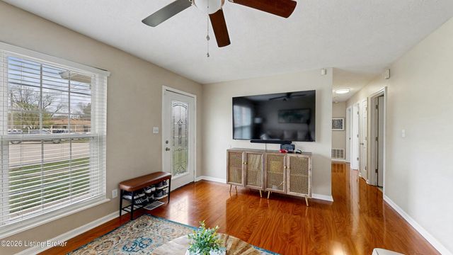 6905 Jessica Ct, Pewee Valley, KY 40056