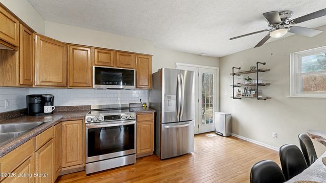 6905 Jessica Ct, Pewee Valley, KY 40056